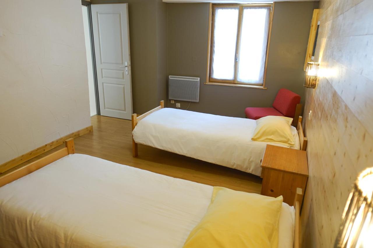 Appartement Spacieux Avec Terrasse Saint-André-dʼEmbrun Zewnętrze zdjęcie
