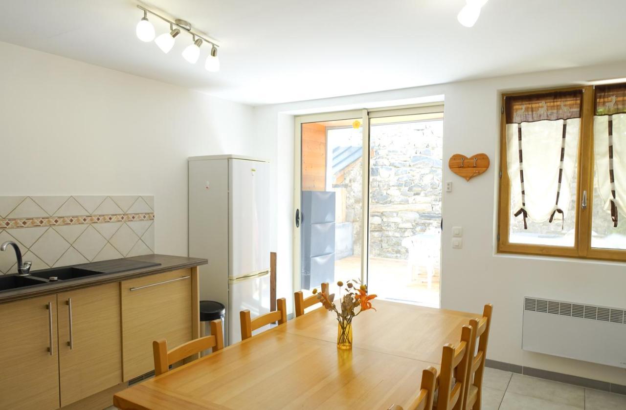Appartement Spacieux Avec Terrasse Saint-André-dʼEmbrun Zewnętrze zdjęcie